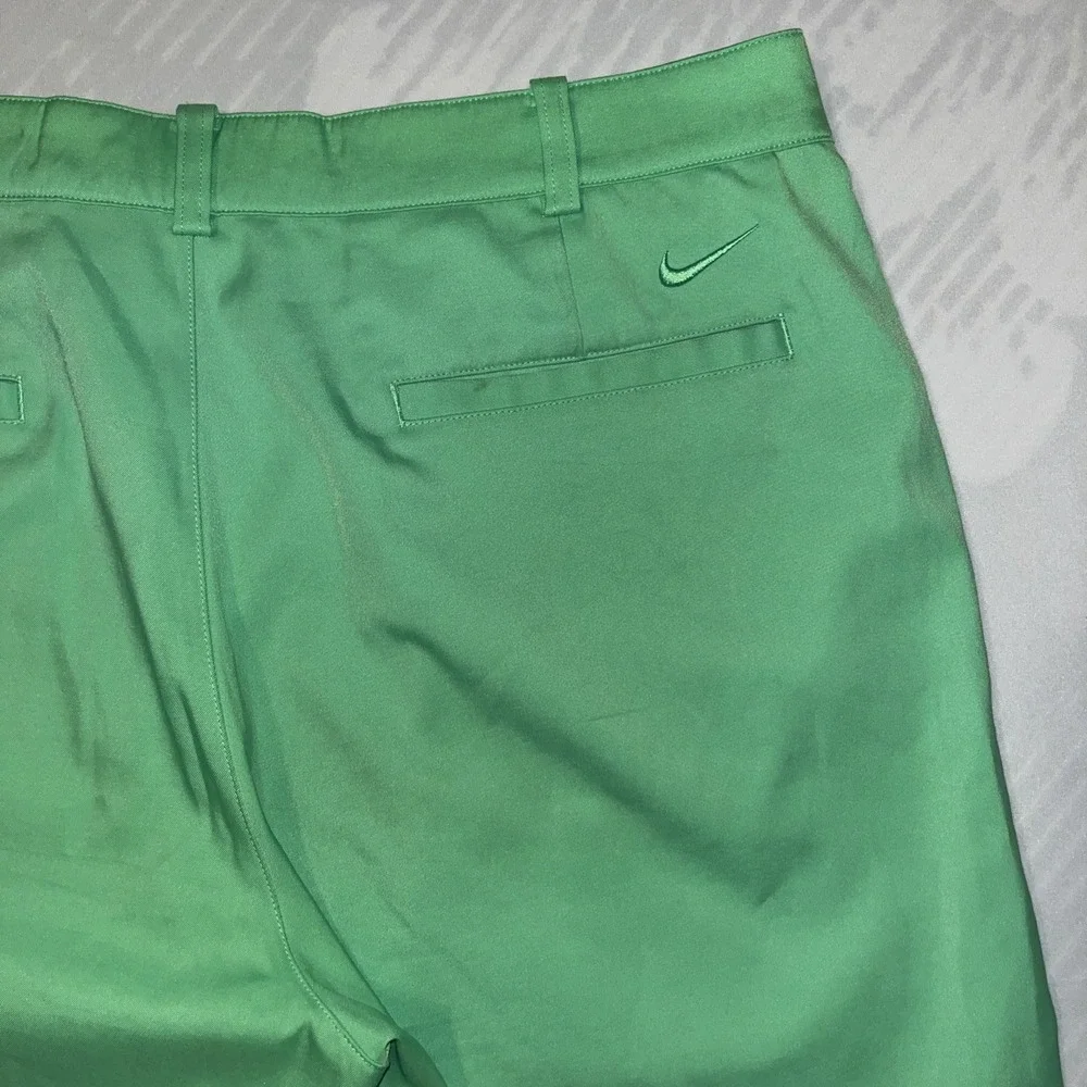 Nike Golf Mens Lime Green Shorts Size 34